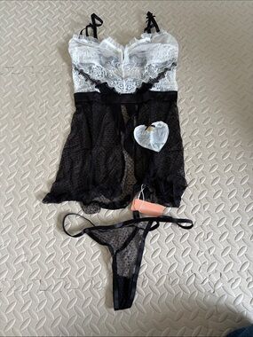 Mentionables Lace Mesh Chemise & Thong Set - Black and White Medium